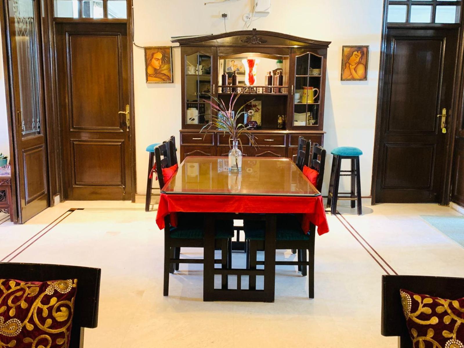 Vandana's Couette-café
